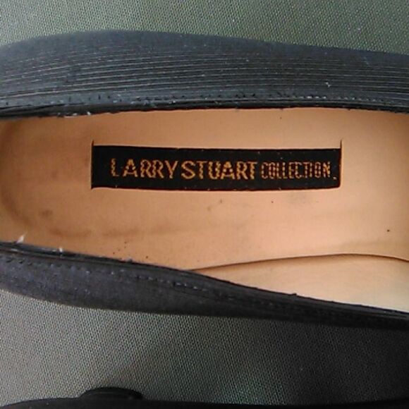 Larry Stuart Black Fabric Heels - Picture 3 of 12